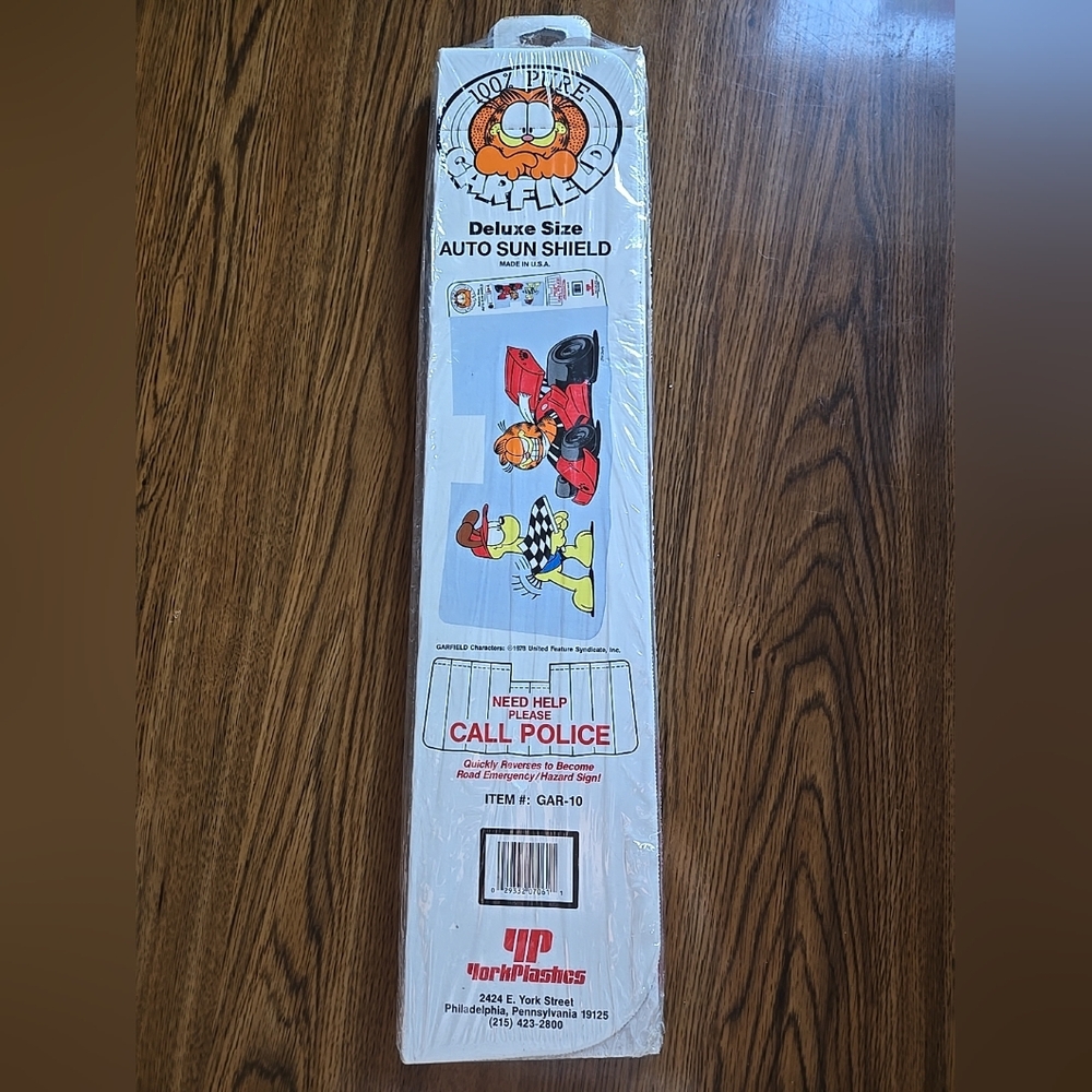 Garfield Deluxe Size Auto Car Sun Shield Cover USA Reversible Race Car Odie